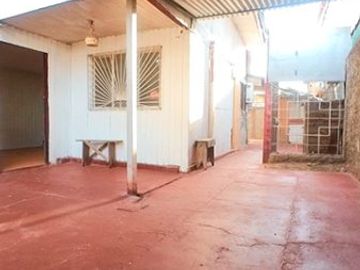 Se Vende Casa con Departamento Interior en comuna de El Bosque, Metro Copa Lo Martínez.