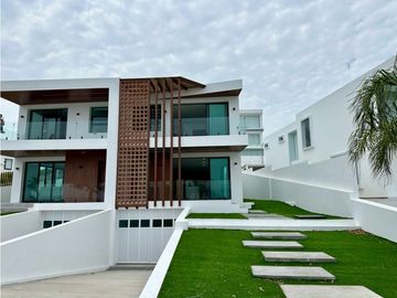 CASA DUPLEX VISTA AL MAR EN URBANIZACIÓN CIUDAD DEL MAR, SUR DE MANTA