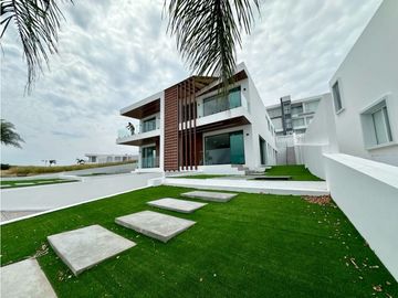 CASA DUPLEX VISTA AL MAR EN URBANIZACIÓN CIUDAD DEL MAR, SUR DE MANTA