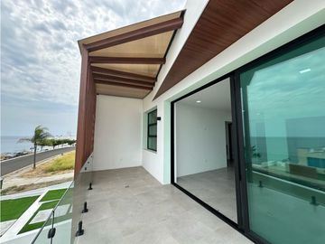 CASA DUPLEX VISTA AL MAR EN URBANIZACIÓN CIUDAD DEL MAR, SUR DE MANTA