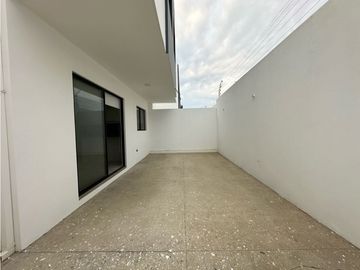 CASAS NUEVA A ESTRENAR  EN URBANIZACIÓN BARU OASIS AL SUR DE MANTA