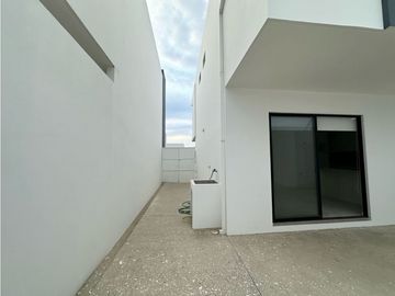 CASAS NUEVA A ESTRENAR  EN URBANIZACIÓN BARU OASIS AL SUR DE MANTA