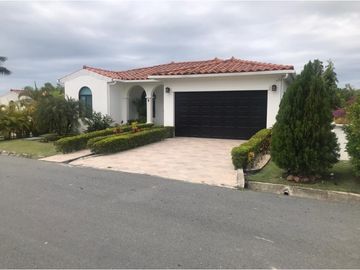 Venta o alquiler: Casa 3 habitaciones en Hacienda Pacífica, San Carlos