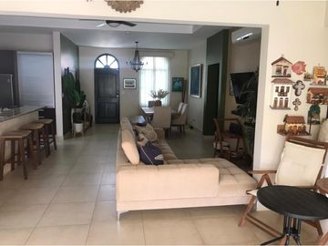 Venta o alquiler: Casa 3 habitaciones en Hacienda Pacífica, San Carlos