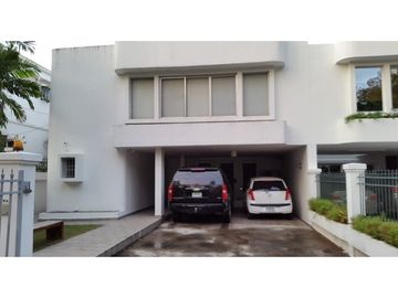 Venta: Casa duplex en calle 61, Obarrio