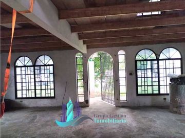 VENDO CASA SIN TERMINAR DE 2 PISOS