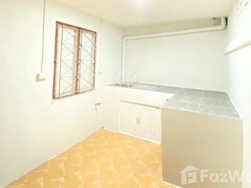 3 Bedroom Townhouse for sale in Nakhon Pathom, Nakhon Pathom
