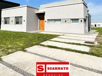 Venta de casa Barrio San Felipe con pileta- Canning
