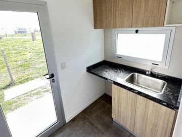 Venta de casa Barrio San Felipe con pileta- Canning