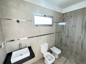 Venta de casa Barrio San Felipe con pileta- Canning
