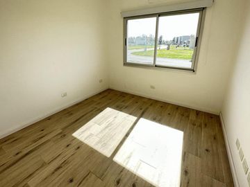 Venta de casa Barrio San Felipe con pileta- Canning