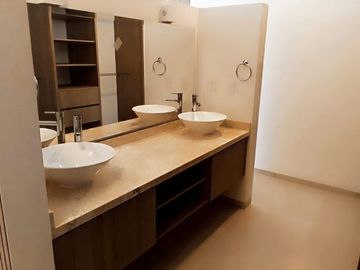 Estrena Casa entre El Refugio y Zibata,  Esstudio o 4ta Recamara, 4 Baños, Lujo