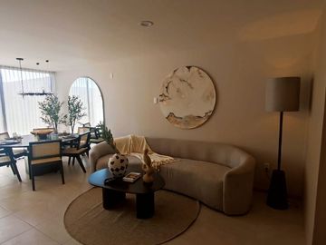 Estrena Casa entre El Refugio y Zibata,  Esstudio o 4ta Recamara, 4 Baños, Lujo