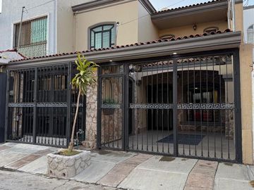 Jardines de La Paz, Emiliano Zapata