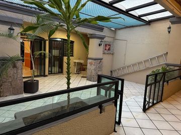 Jardines de La Paz, Emiliano Zapata