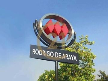 Se Vende Casa San Joaquín, Metro Rodrigo de Araya