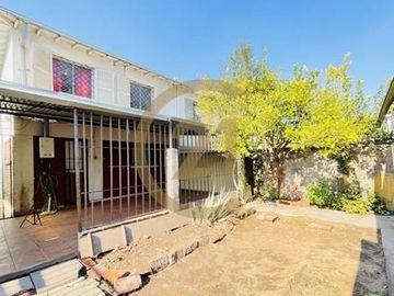 Se Vende Casa San Joaquín, Metro Rodrigo de Araya