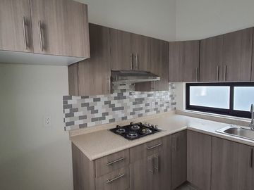 Casa recién renovada lista para reestrenarse.