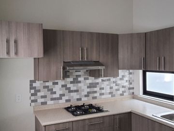 Casa recién renovada lista para reestrenarse.