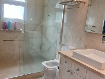 Casa en venta en Bosques de las Lomas