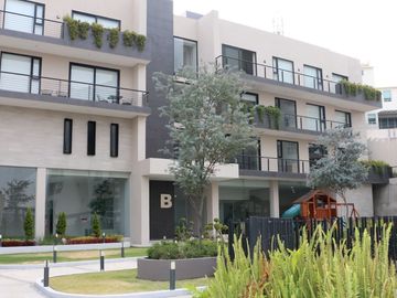 Exclusivo desarrollo en Sexta Sección de Lomas Verdes Con Jardín Exclusivo