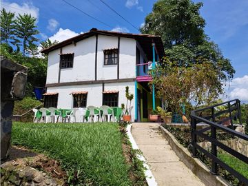 Hotel Campestre en Venta via Tebaida - Quindio