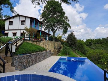 Hotel Campestre en Venta via Tebaida - Quindio