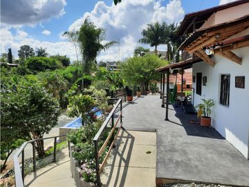 Hotel Campestre en Venta via Tebaida - Quindio