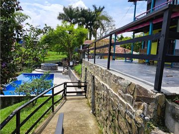 Hotel Campestre en Venta via Tebaida - Quindio