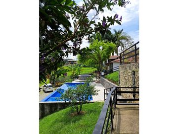 Hotel Campestre en Venta via Tebaida - Quindio