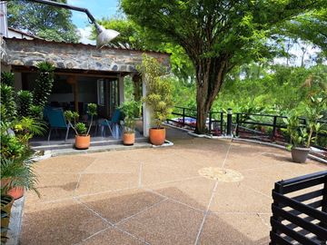 Hotel Campestre en Venta via Tebaida - Quindio