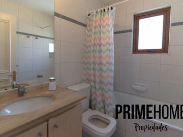 Acogedora casa en condominio, Piedra Roja