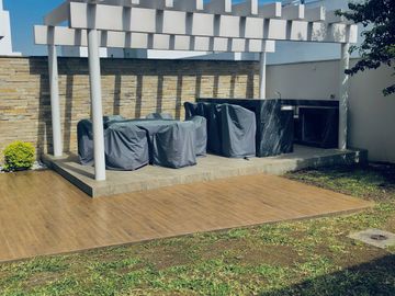 CASA EN VENTA VALLE PONIENTE