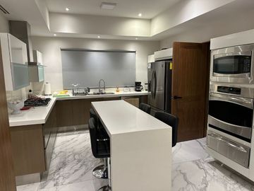 CASA EN VENTA VALLE PONIENTE