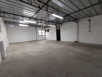 Edificio Comercial en SANTA CATALINA