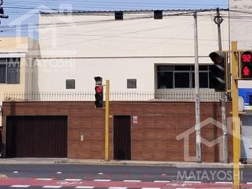 Edificio Comercial en SANTA CATALINA