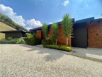 CASA CAMPESTRE EN VENTA, VDA SAN JOSE-GUARNE