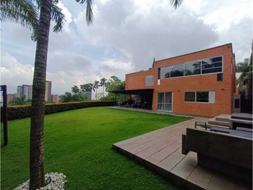 Espectacular casa en La Loma Benedictinos