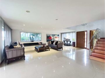 Espectacular casa en La Loma Benedictinos
