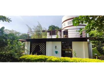 venta de casa campestre en condominio de 2000 M2 en La Mesa Cund.