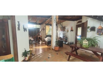 venta de casa campestre en condominio de 2000 M2 en La Mesa Cund.