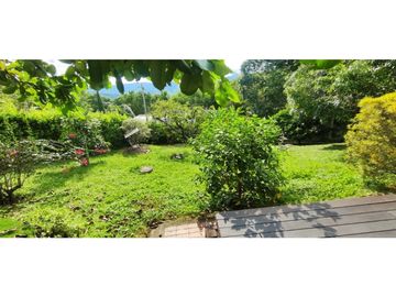 venta de casa campestre en condominio de 2000 M2 en La Mesa Cund.