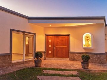 Casa en venta en Jardines de la Estanzuela en Monterrey