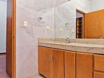 Casa en venta en Jardines de la Estanzuela en Monterrey