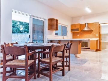 Casa en venta en Jardines de la Estanzuela en Monterrey