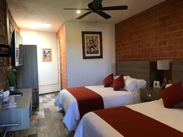 CASA  EN TEQUISQUIAPAN,  CAMINO AL CERRITO  valeri