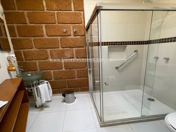 CASA  EN TEQUISQUIAPAN,  CAMINO AL CERRITO  valeri