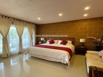 CASA  EN TEQUISQUIAPAN,  CAMINO AL CERRITO  valeri