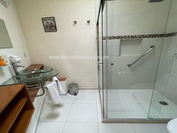 CASA  EN TEQUISQUIAPAN,  CAMINO AL CERRITO  valeri