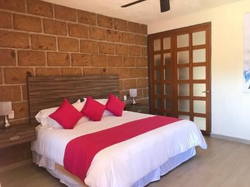 CASA  EN TEQUISQUIAPAN,  CAMINO AL CERRITO  valeri